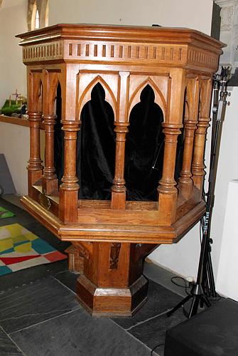 Dartmouth St. Clement - The Pulpit