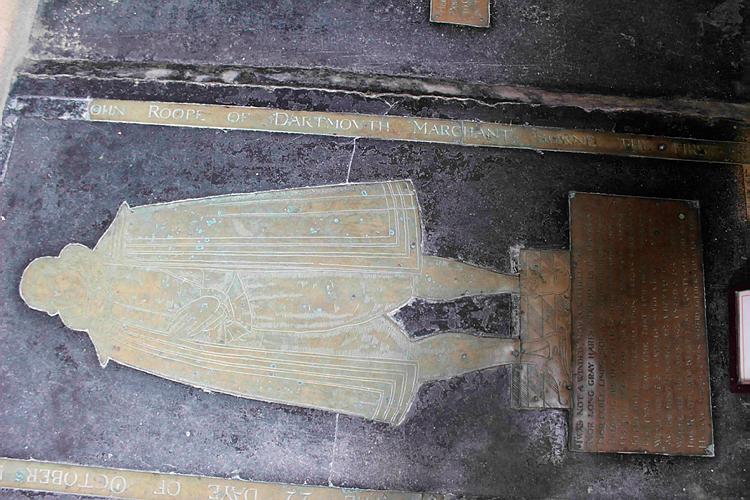 Dartmouth St. Petroc - Floor Brass