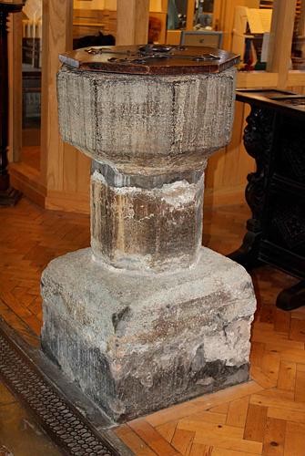 Dartmouth St. Saviour - The Font